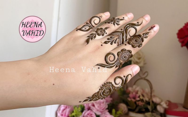 Simple:vvxe4nkg-ym= Mehendi Design